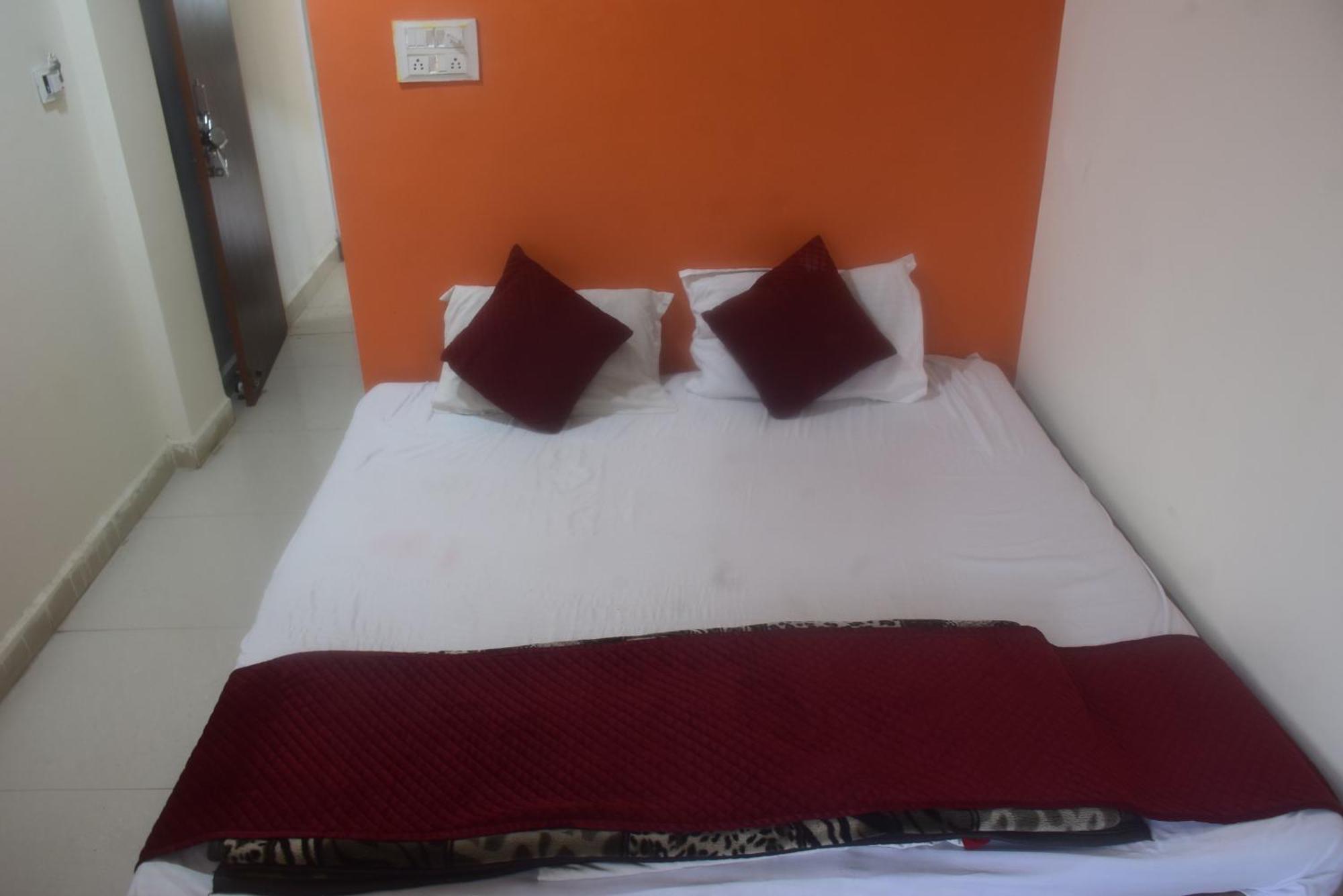 Hotel Thakur Ji Bhopal Bagian luar foto