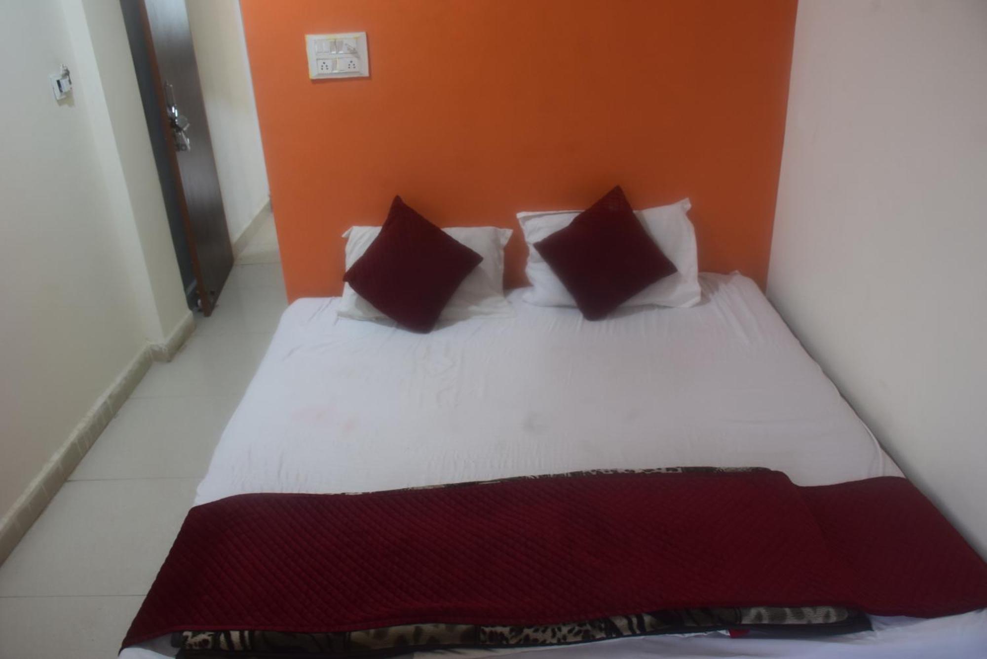 Hotel Thakur Ji Bhopal Bagian luar foto
