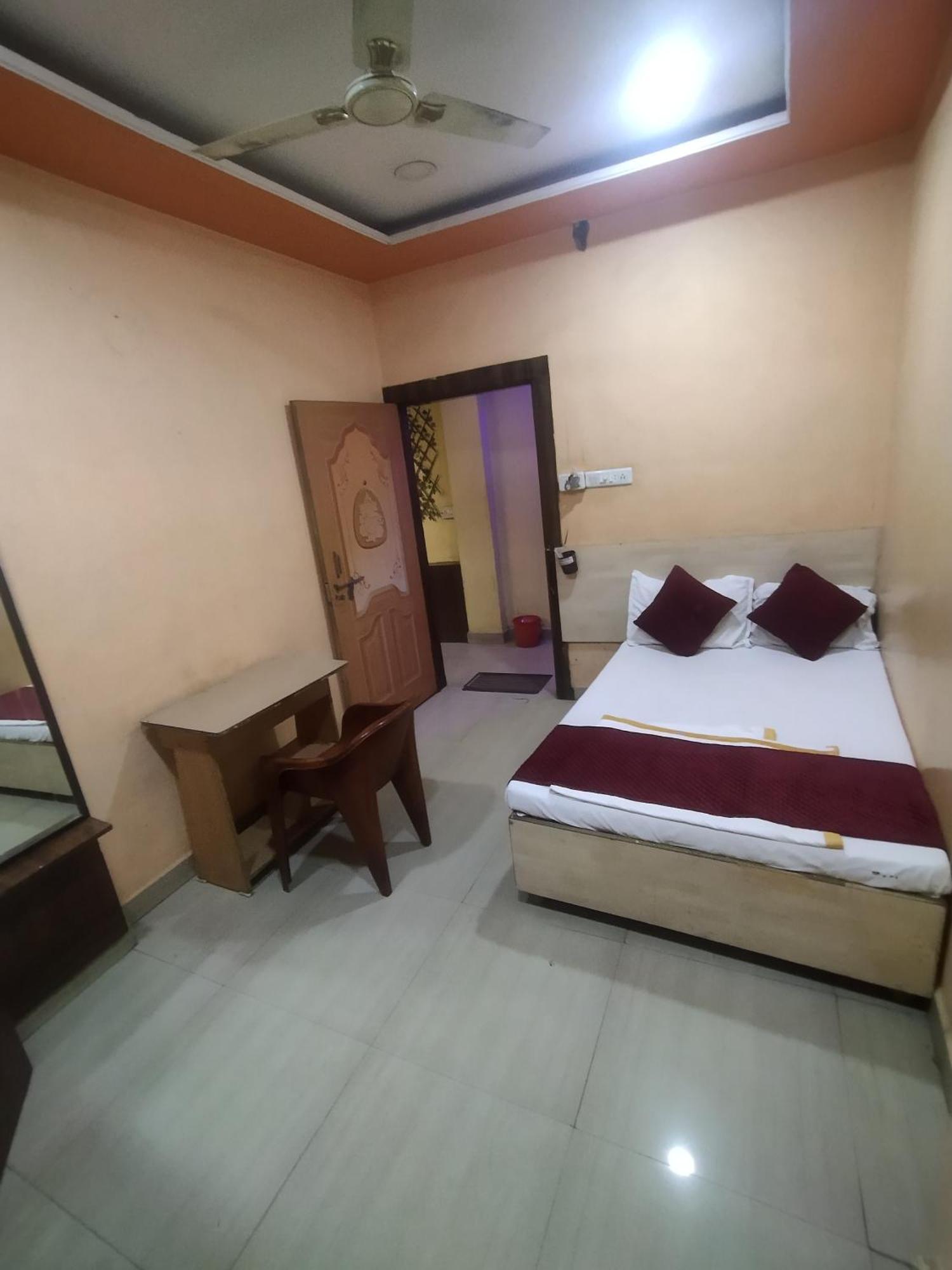 Hotel Thakur Ji Bhopal Bagian luar foto