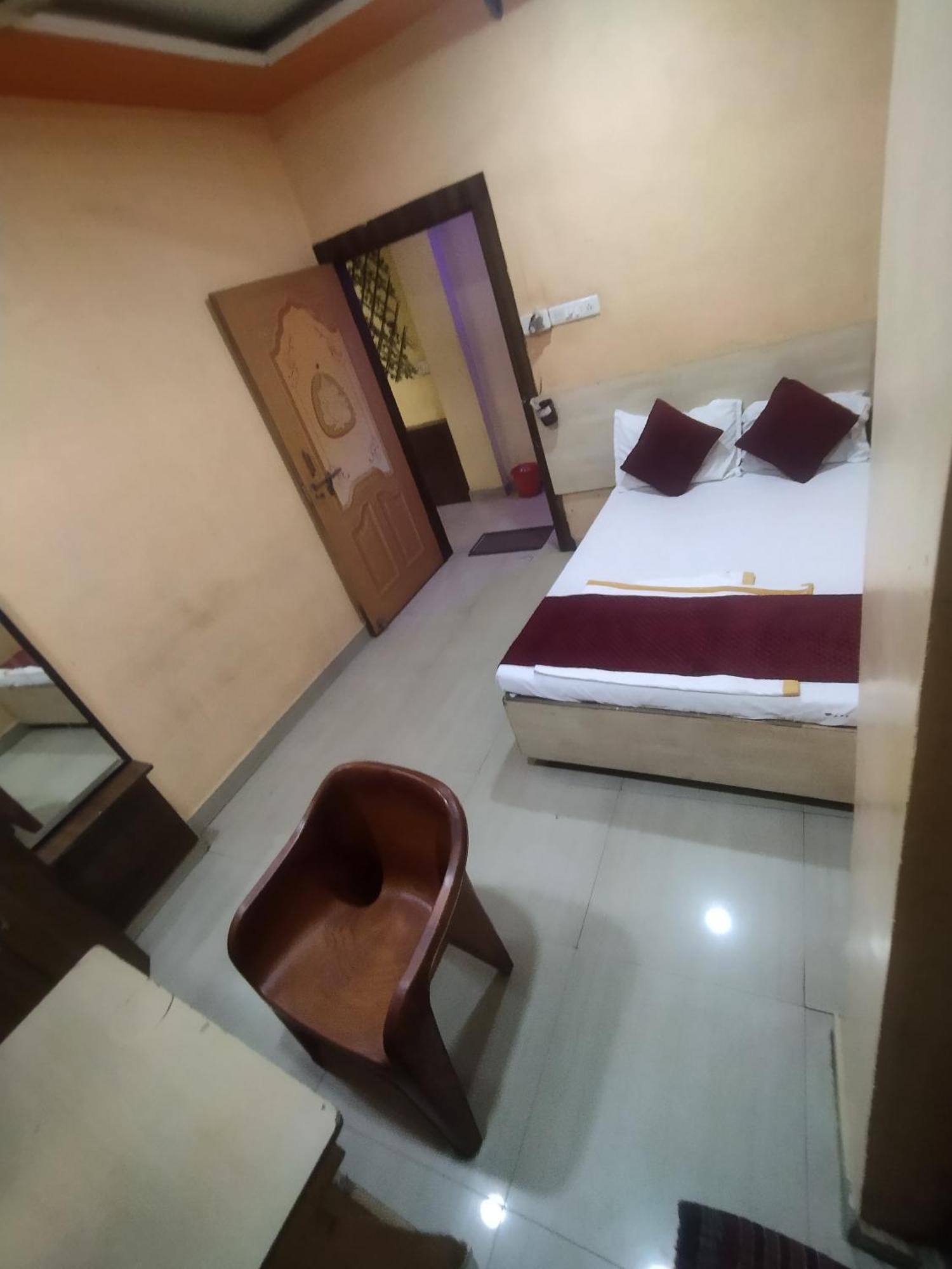 Hotel Thakur Ji Bhopal Bagian luar foto