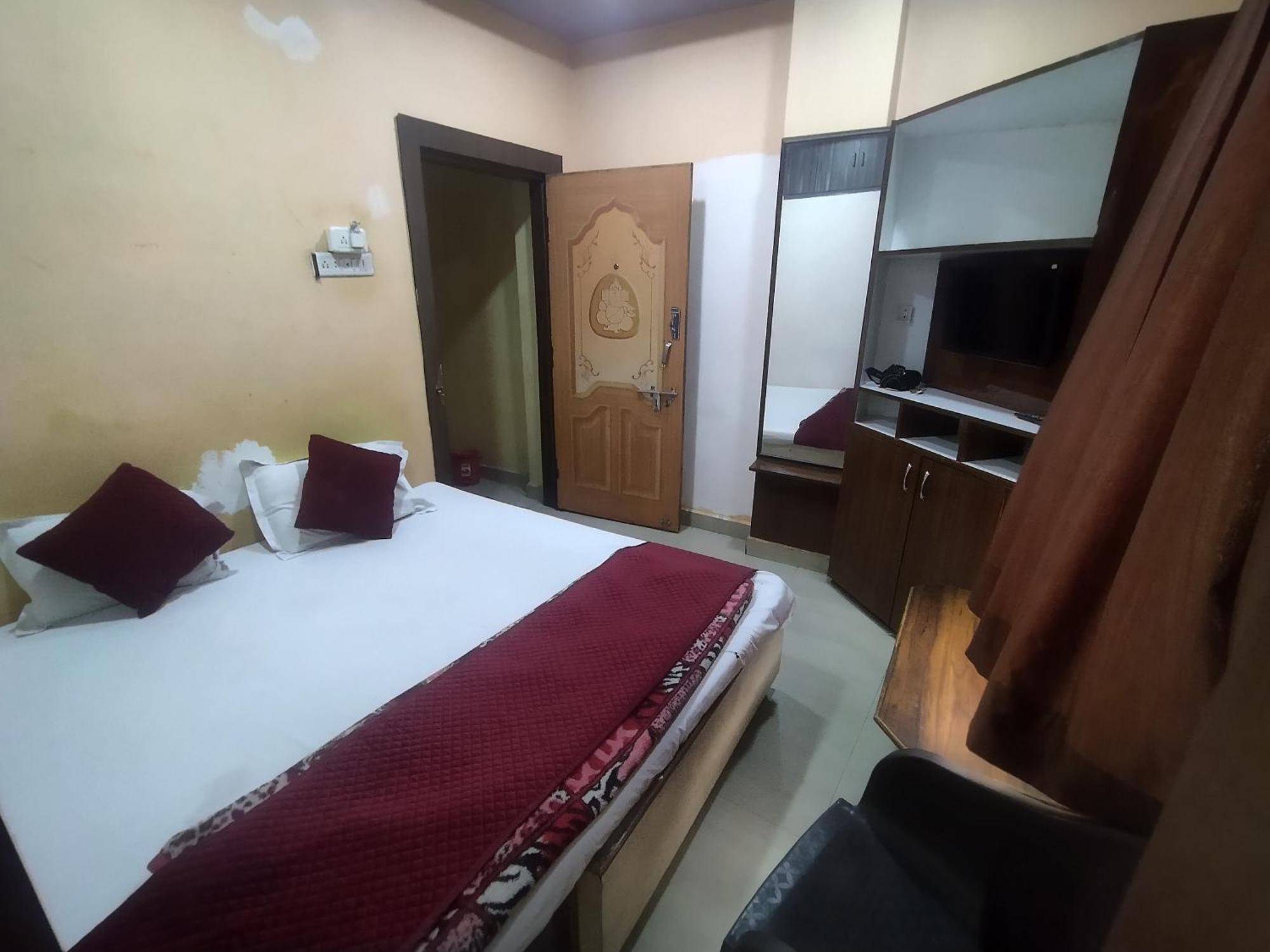 Hotel Thakur Ji Bhopal Bagian luar foto